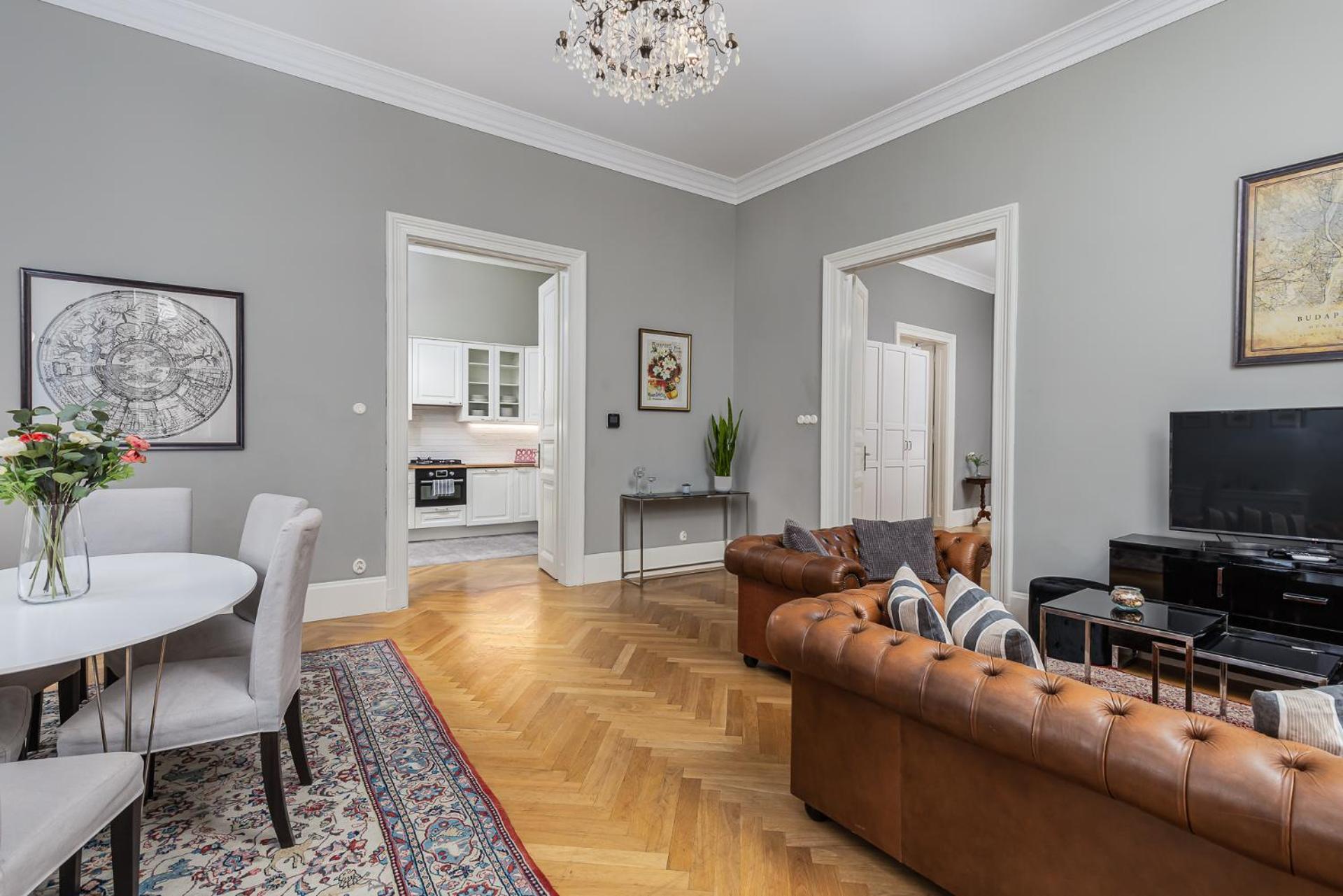 Spacious Victorian By Grand Boulevard Apartamento Budapeste