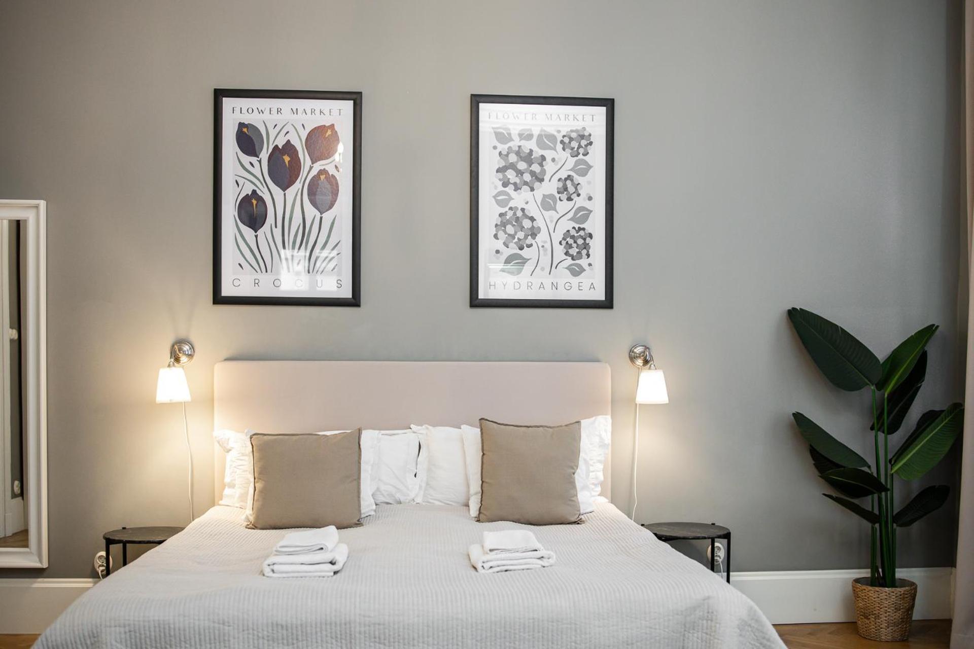 Spacious Victorian By Grand Boulevard * Budapeste