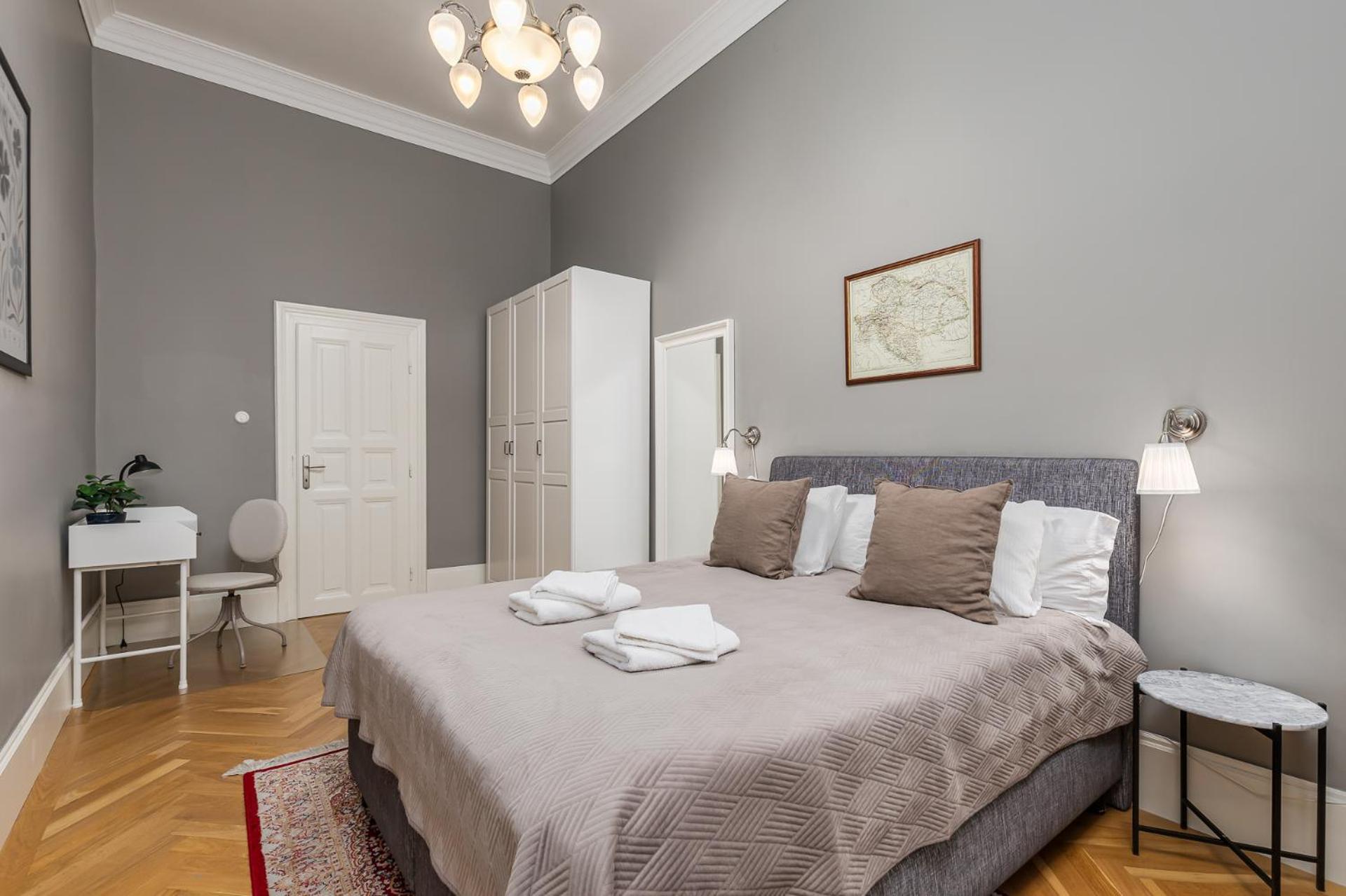 Spacious Victorian By Grand Boulevard Apartamento *