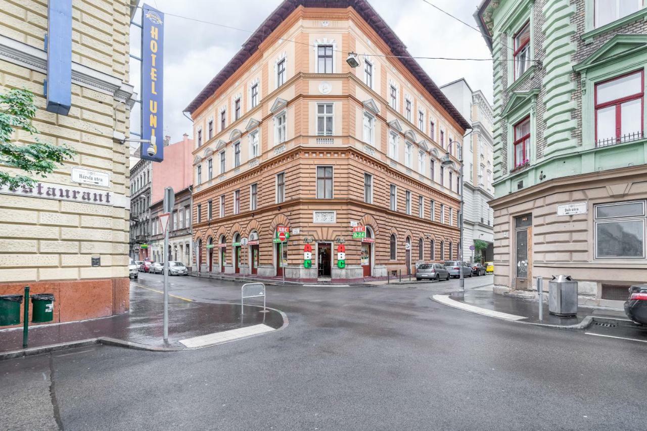 Spacious Victorian By Grand Boulevard * Budapeste